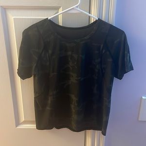 lulu lemon camo tee